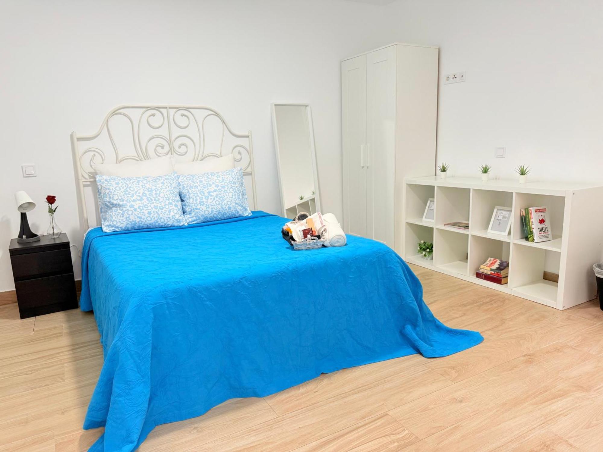 Rosa Rooms, Habitacion Con Bano Privado Pozuelo de Alarcón Exterior foto