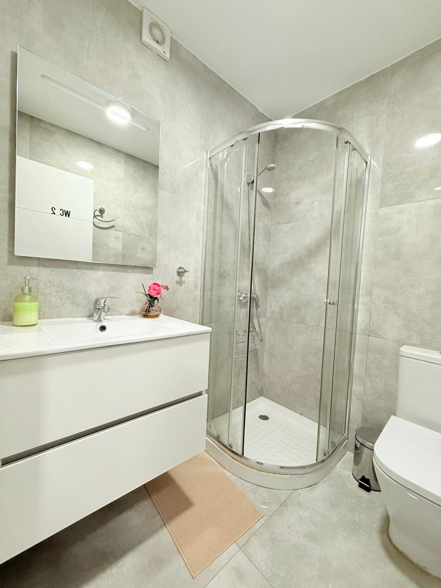 Rosa Rooms, Habitacion Con Bano Privado Pozuelo de Alarcón Exterior foto
